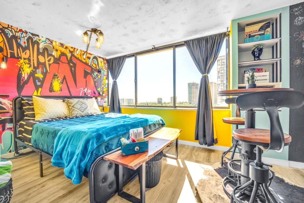 Ocean View Art Inspired Loft Apartment Honolulu